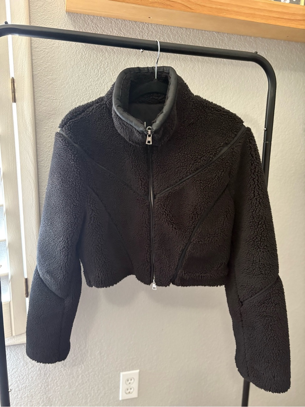 Alo Yoga Black Cropped Teddy Zip Jacket Size M